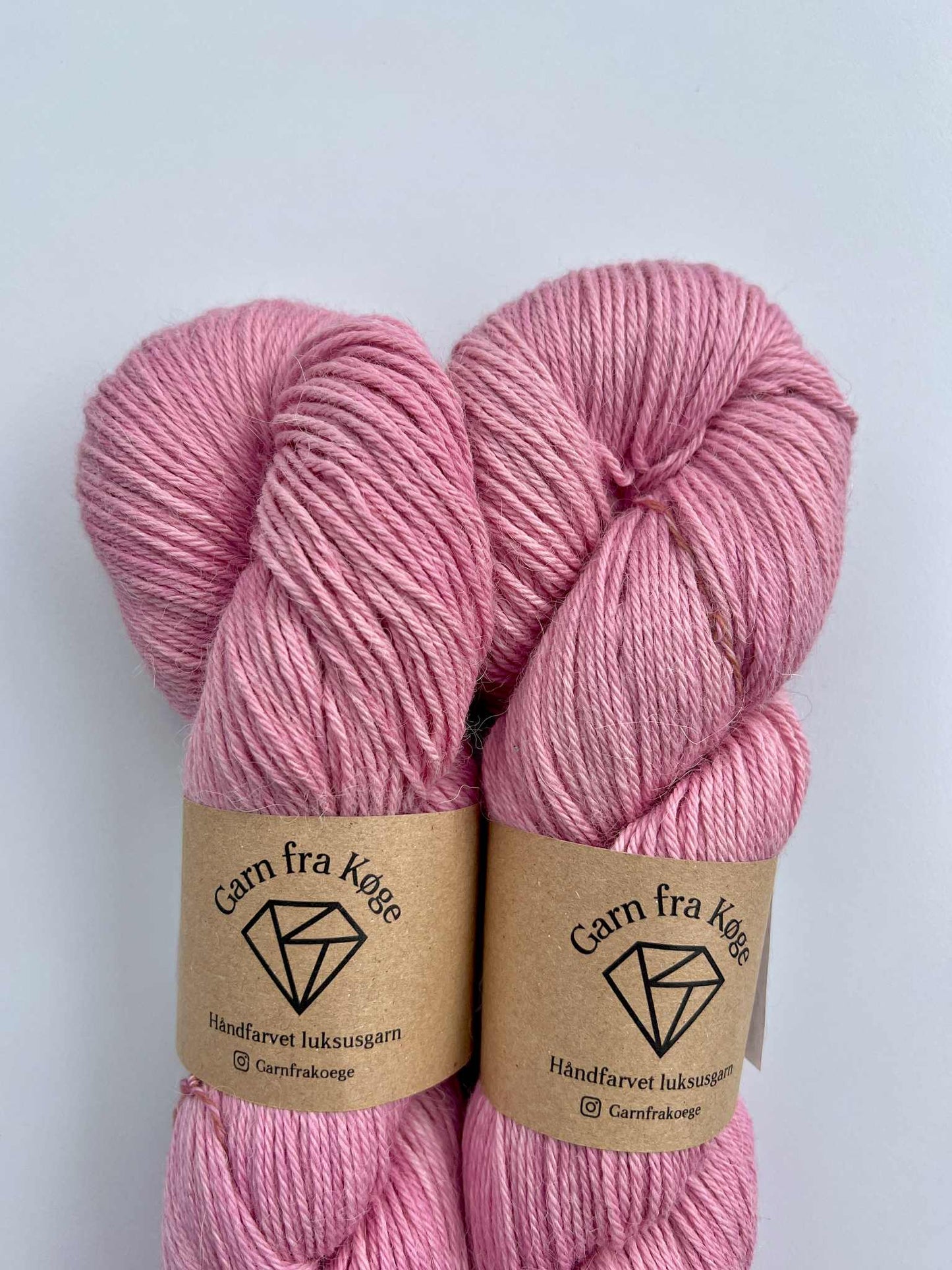 Garn fra Køge Plantefarvet Alpaca/silk farve: cochenille 03