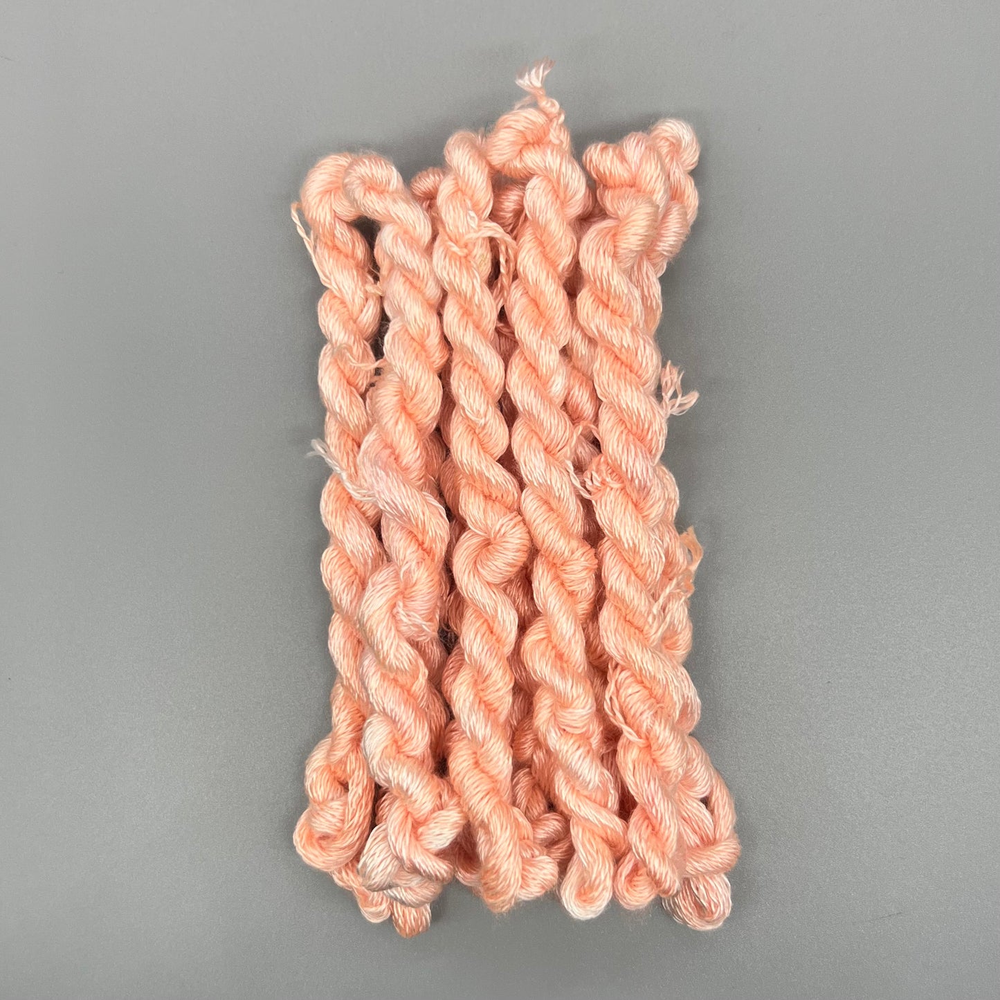 Garn Fra Køge Håndfarvet Broderigarn, Silke - Laks
