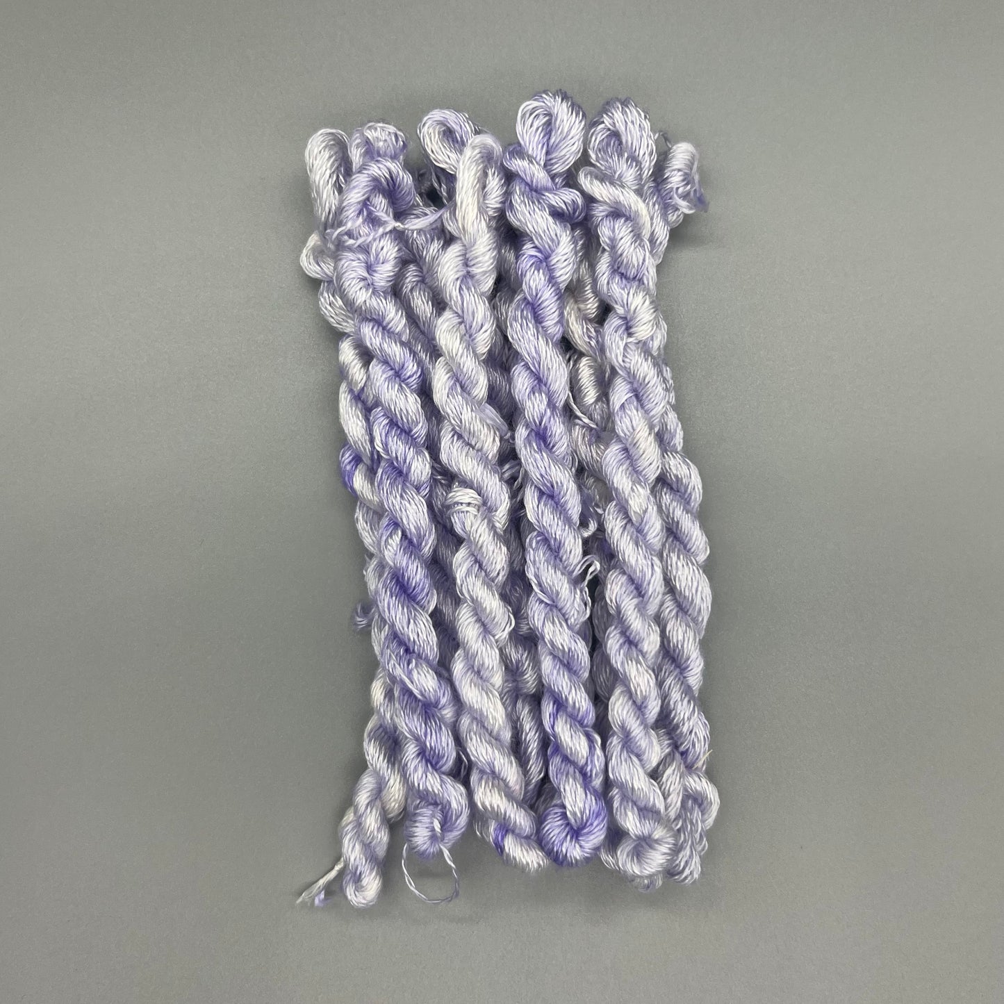 Garn Fra Køge Håndfarvet Broderigarn, Silke - Hyacint