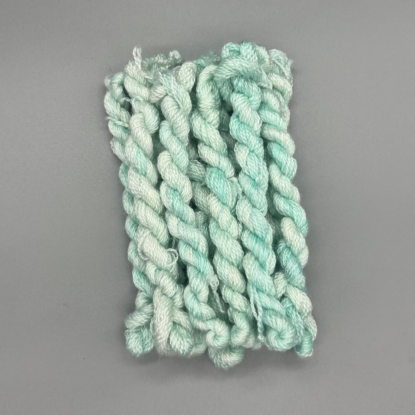 Garn Fra Køge Håndfarvet Broderigarn, Uld/Silke - Mintblå