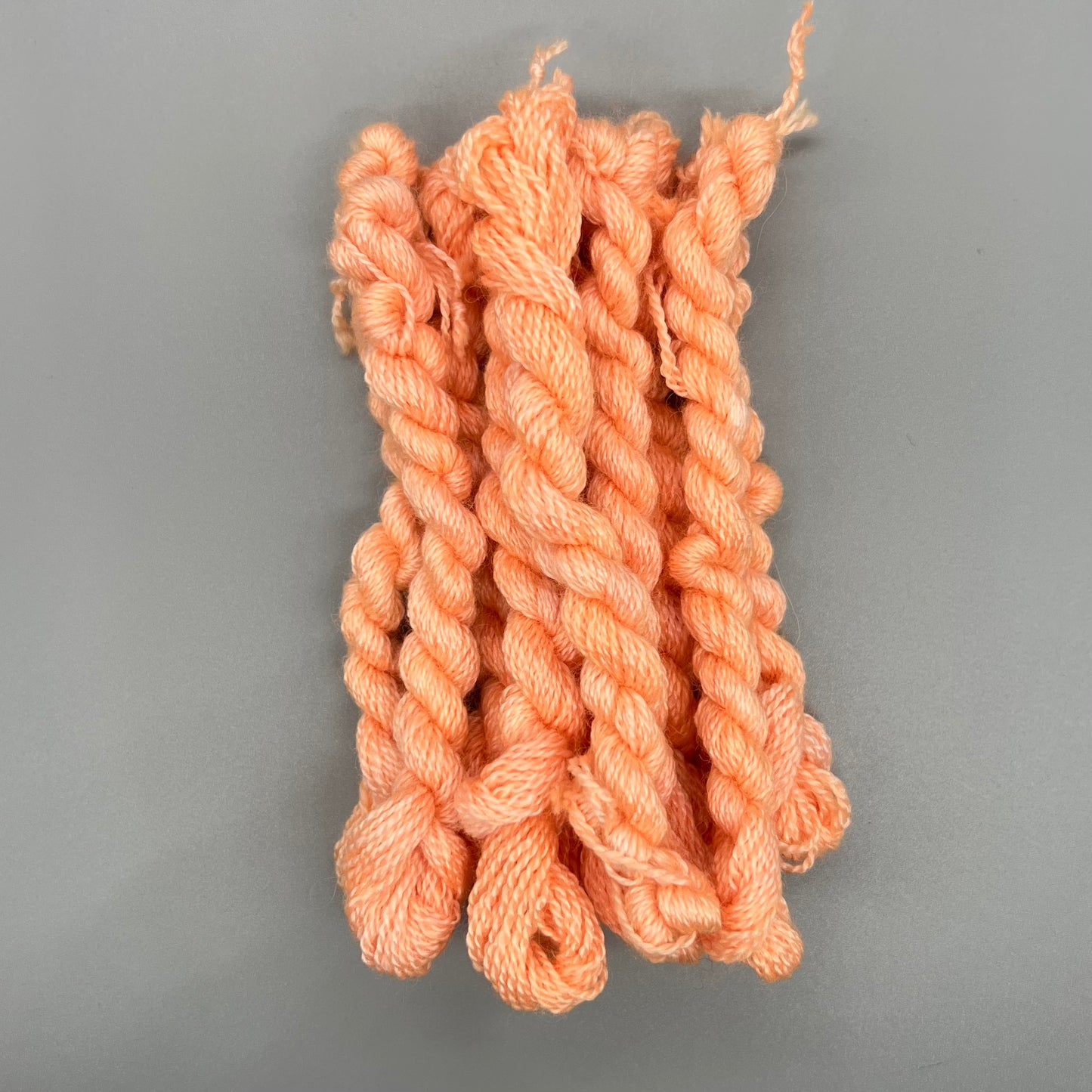 Garn Fra Køge Håndfarvet Broderigarn, Uld/Silke - Laks