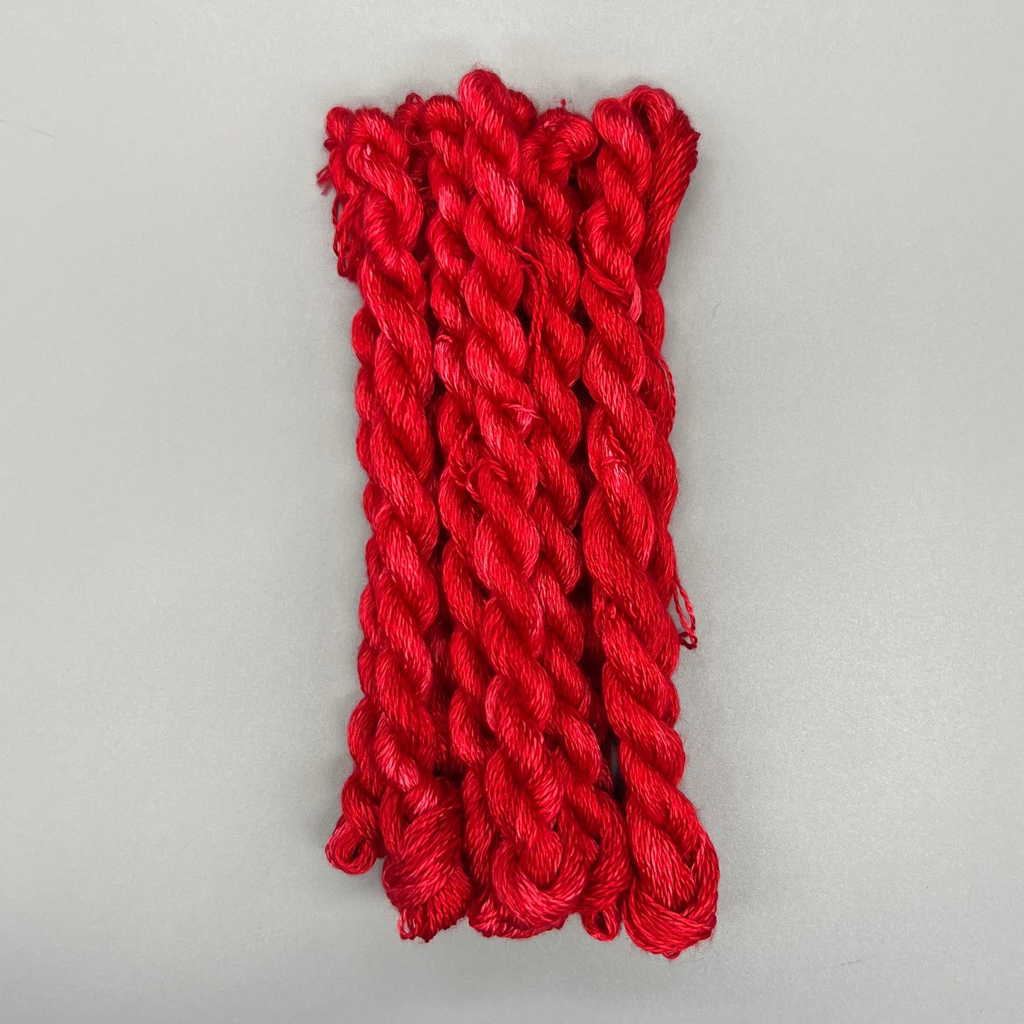Garn Fra Køge Håndfarvet Broderigarn, Silke - Rød