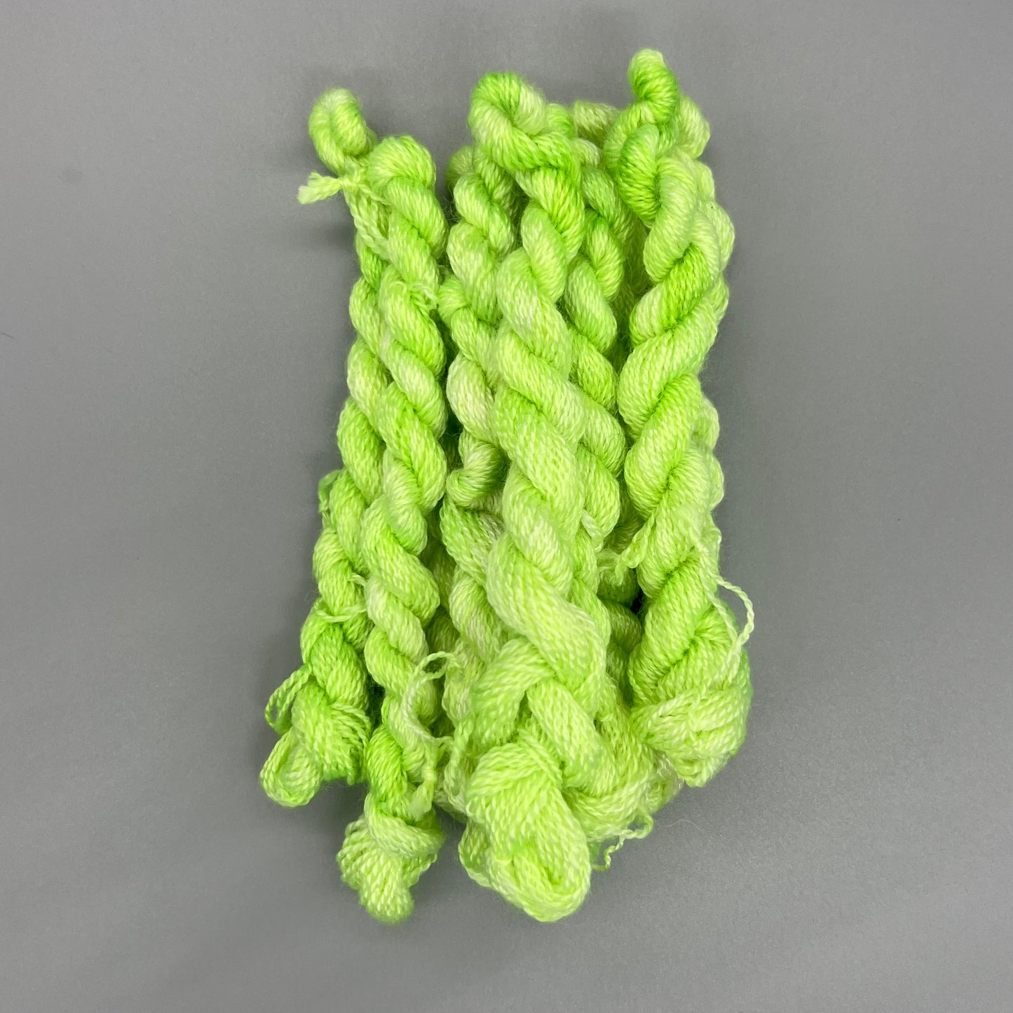 Garn Fra Køge Håndfarvet Broderigarn, Uld/Silke - Lys Grøn