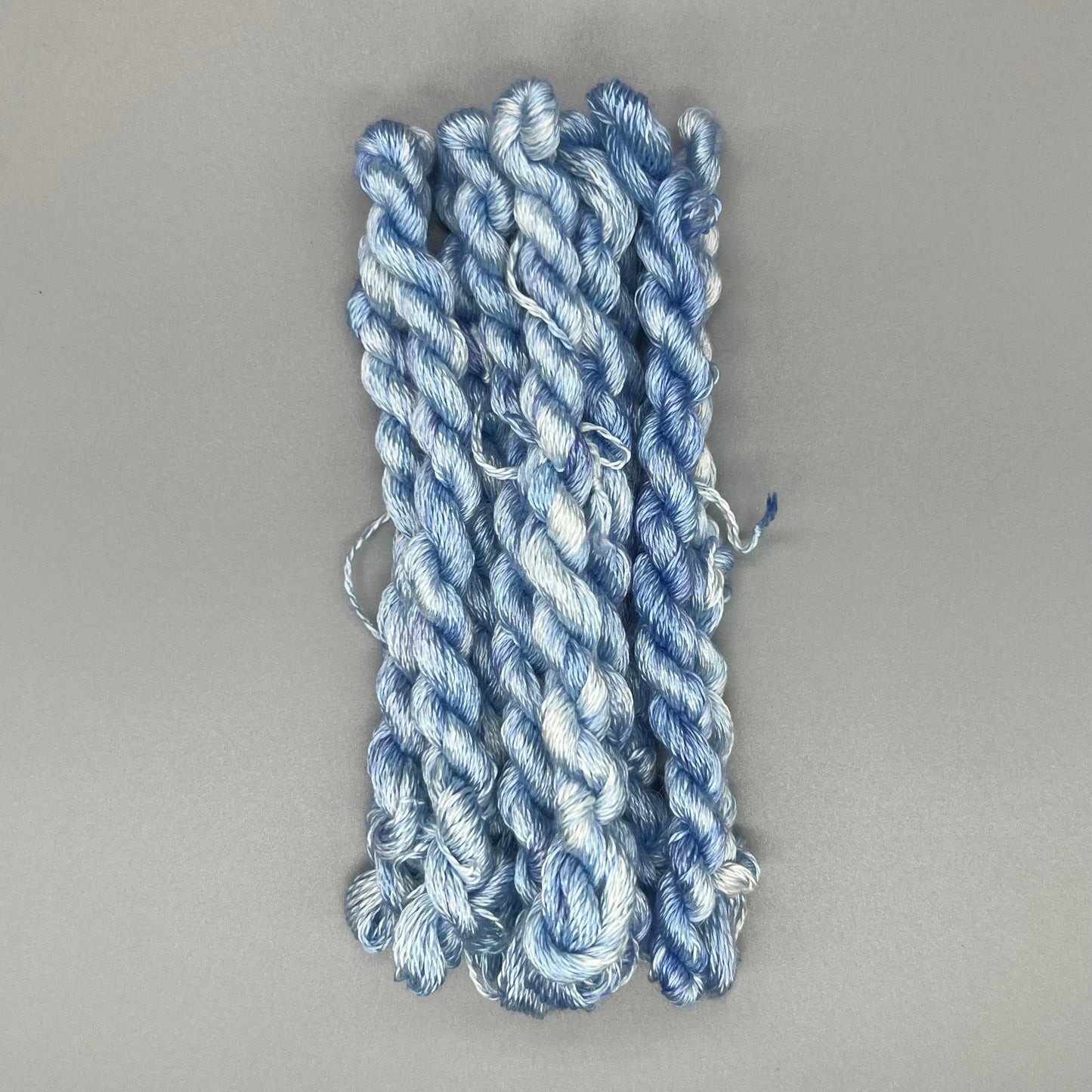 Garn Fra Køge Håndfarvet Broderigarn, Silke - Blå