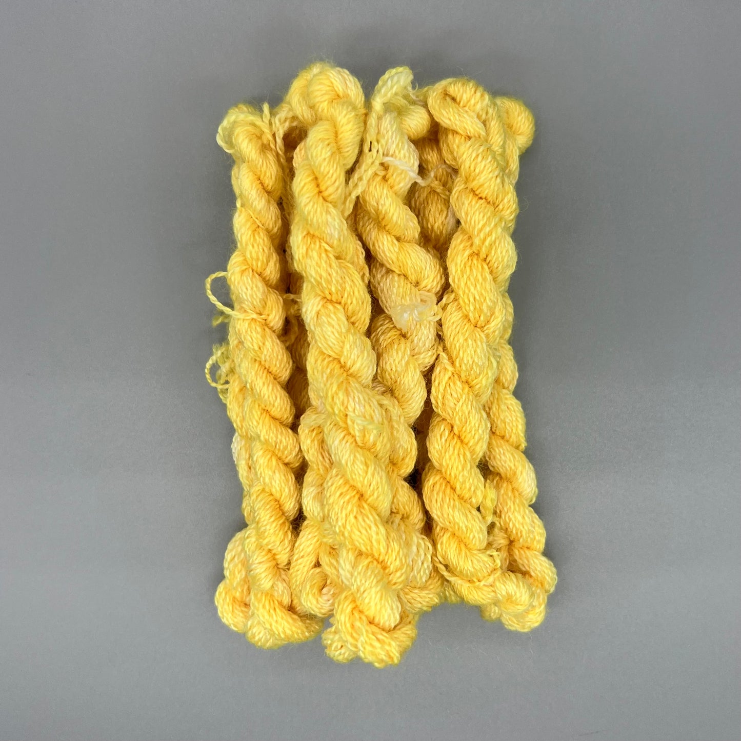 Garn Fra Køge Håndfarvet Broderigarn, Uld/Silke - Gul
