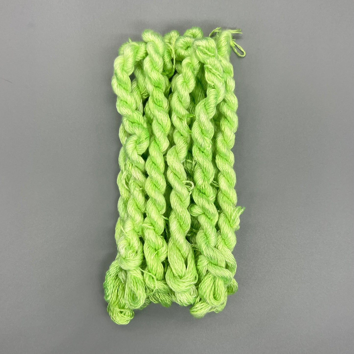 Garn Fra Køge Håndfarvet Broderigarn, Silke - Lys Grøn