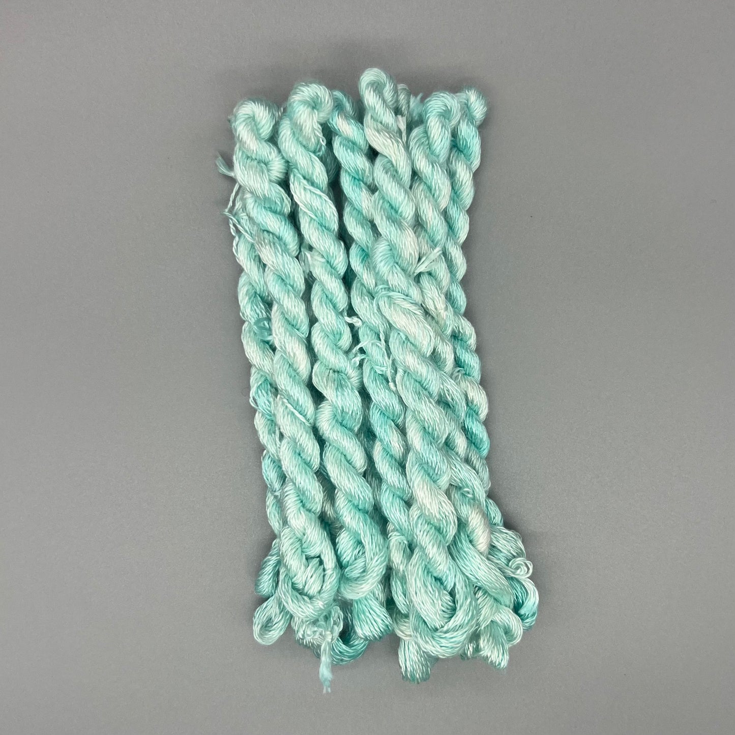 Garn Fra Køge Håndfarvet Broderigarn, Silke - Lys Blå