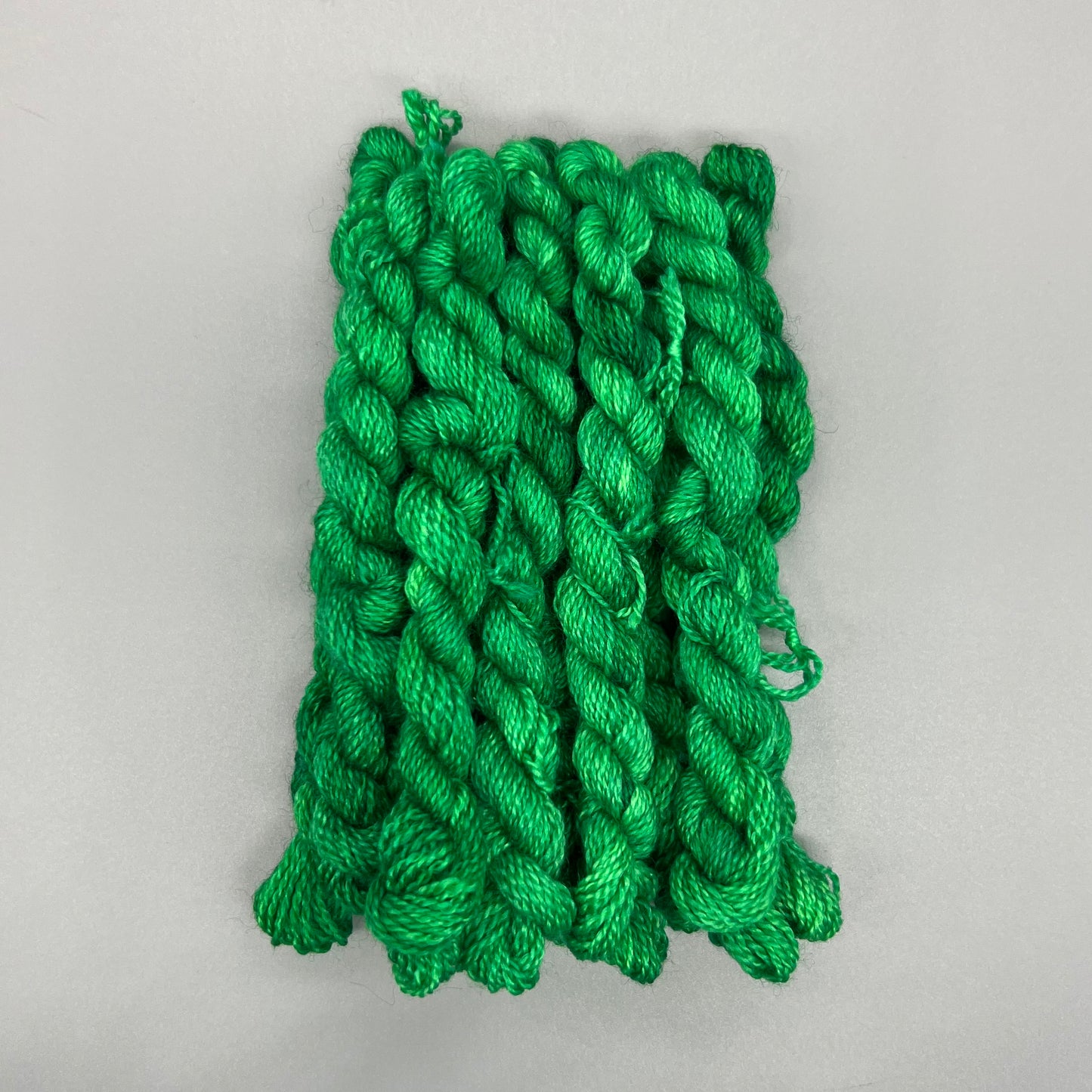 Garn Fra Køge Håndfarvet Broderigarn, Uld/Silke - Mørkegrøn