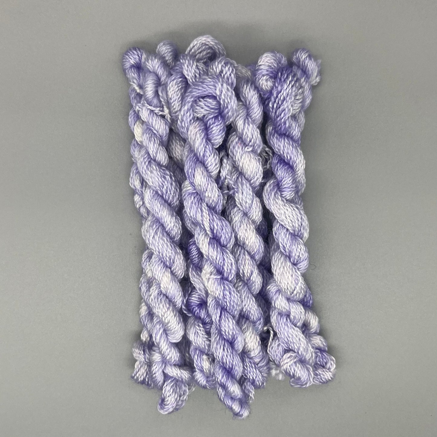 Garn Fra Køge Håndfarvet Broderigarn, Uld/Silke - Hyacint