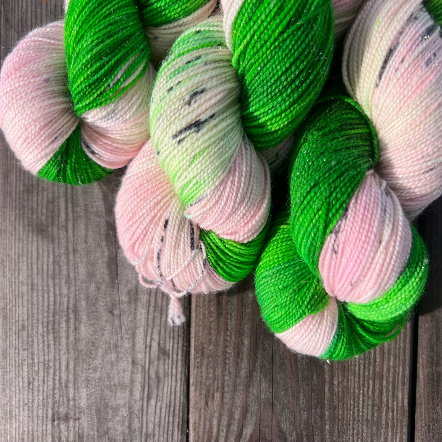 Garn Fra Køge håndfarvet  Glimmersock farve:  “Sweet Melon”