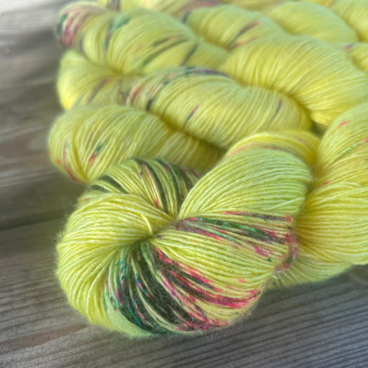 Garn fra Køge håndfarvet merino/silke farve: Lemon Zing