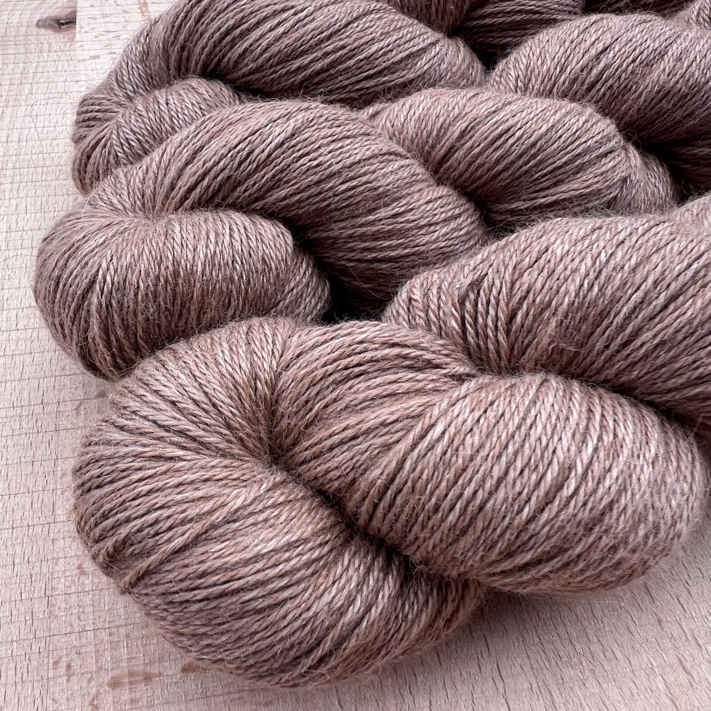 Garn Fra Køge Angel Adular farve: natur