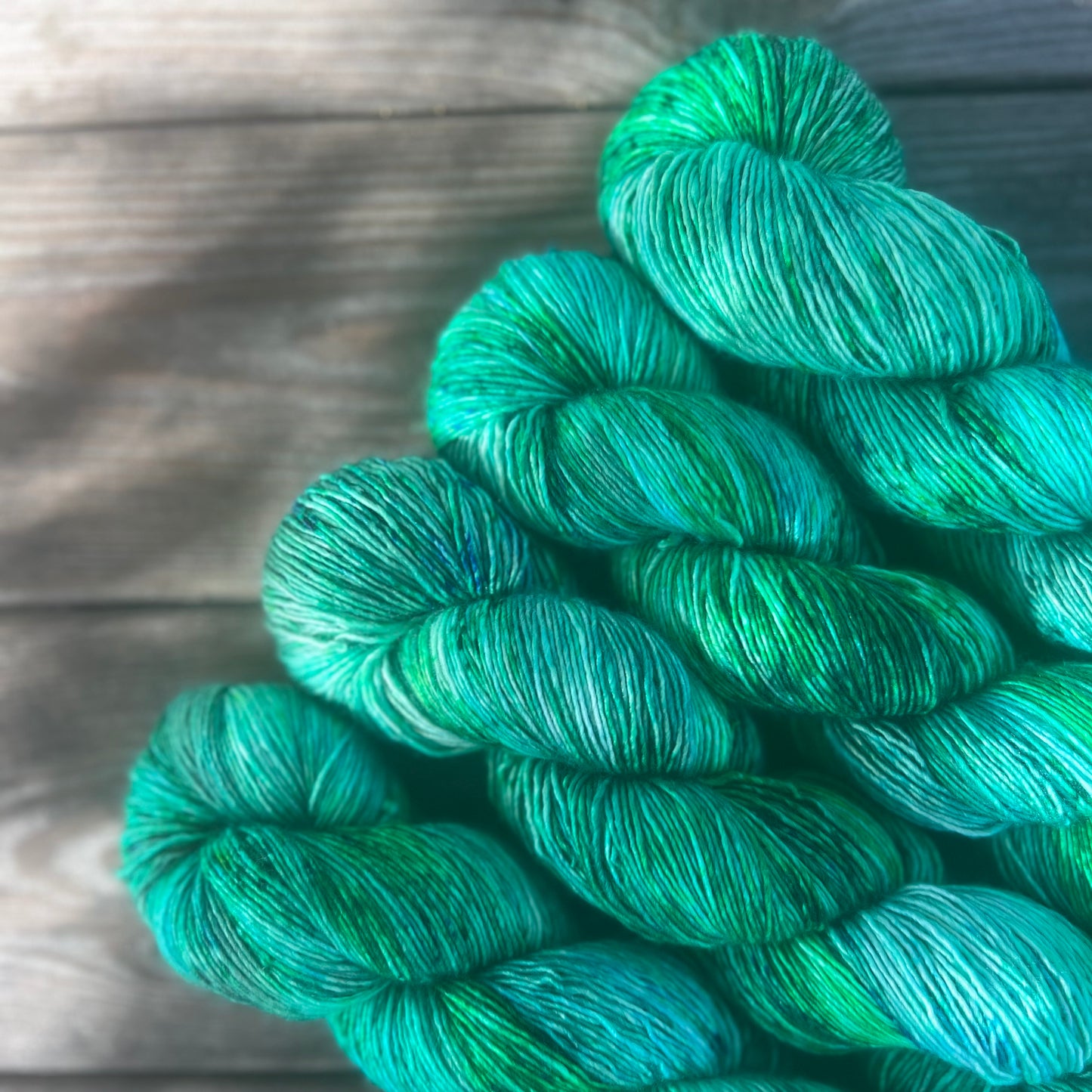 Garn fra Køge håndfarvet merino/silke farve “La Pelosa”