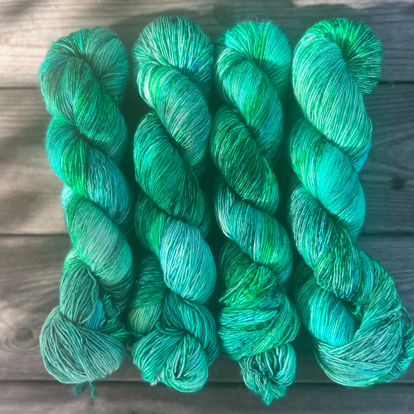 Garn fra Køge håndfarvet merino/silke farve “La Pelosa”