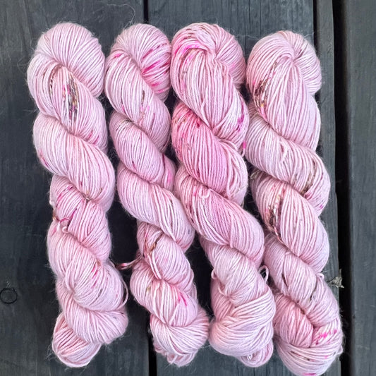 Garn fra Køge Alpaca/silke farve: Rabarber Crumble