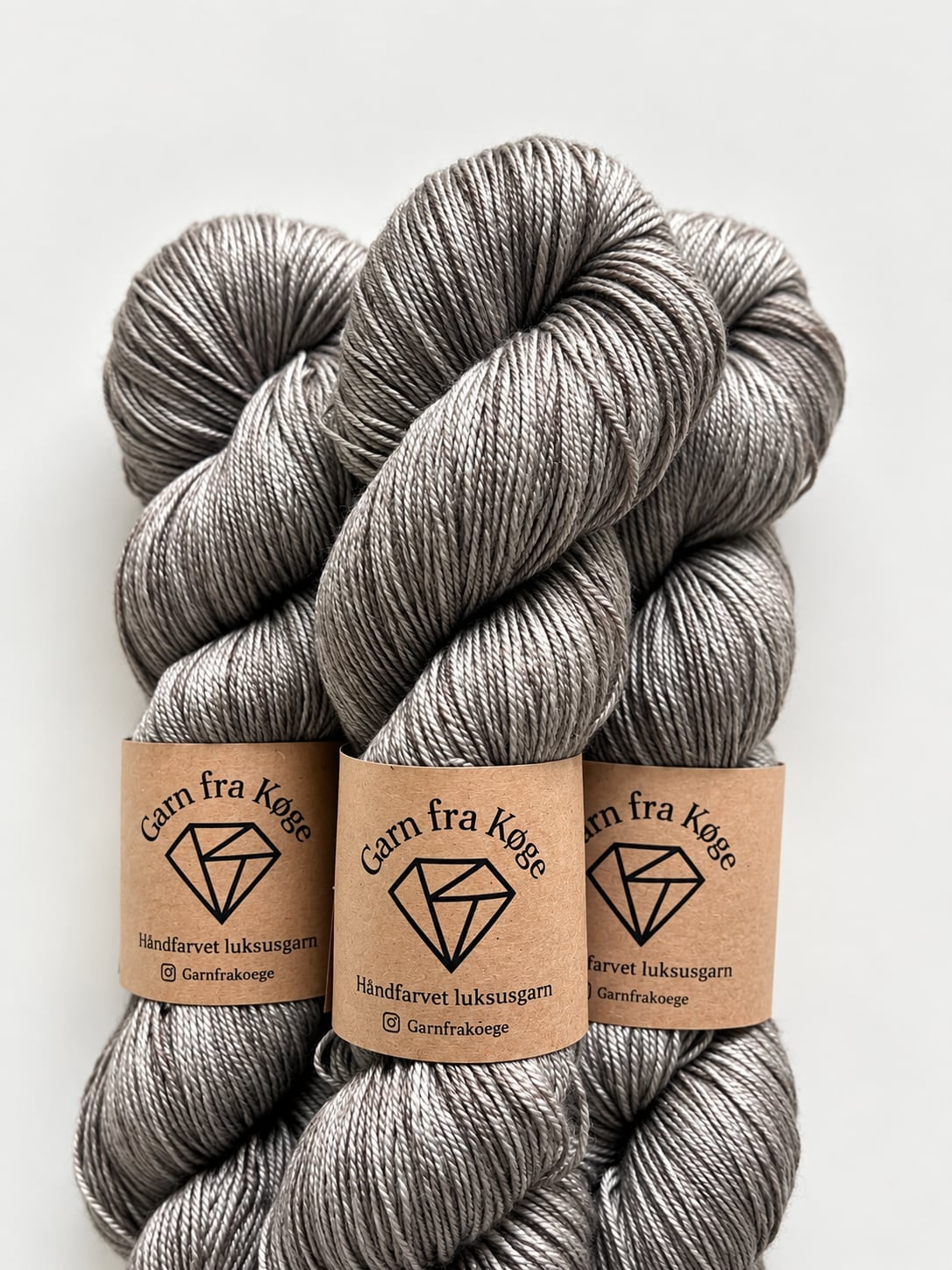 Garn fra Køge merino superwash/silke/yak /ufarvet)