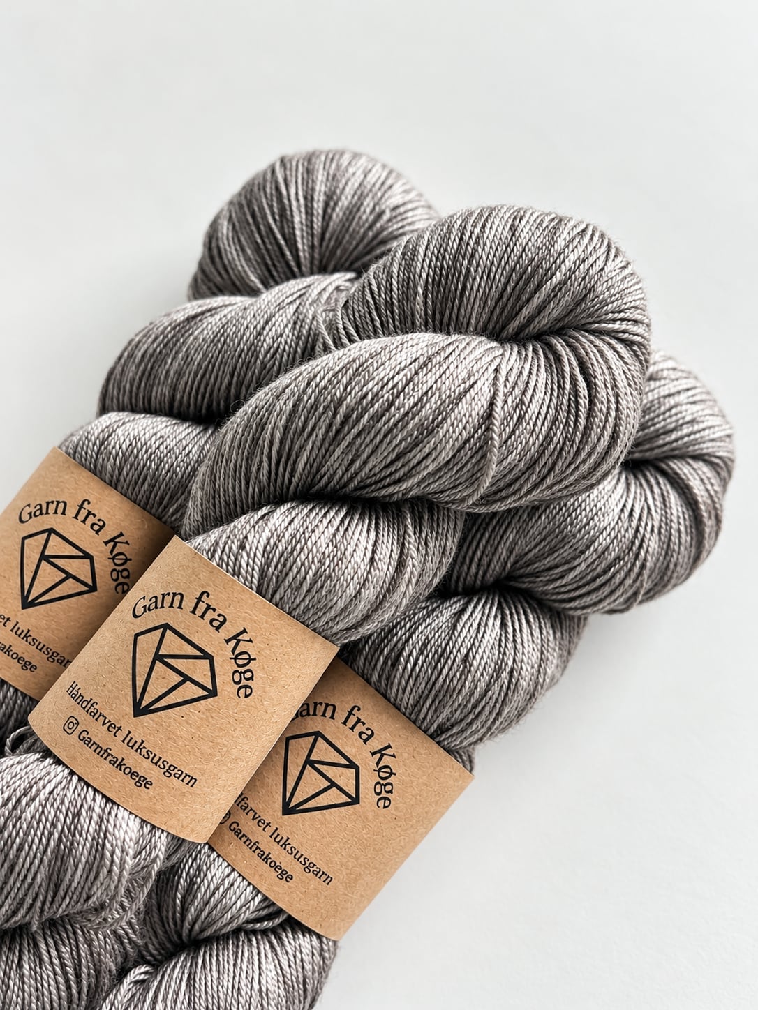 Garn fra Køge merino superwash/silke/yak /ufarvet)