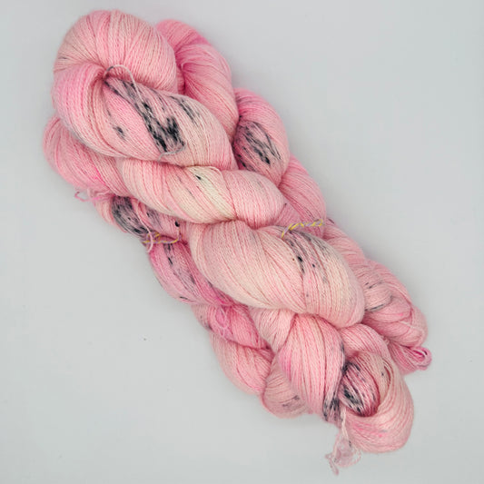 Garn Fra Køge håndfarvet Alpaka/Silke/Cashmere, Lace - Baby pink