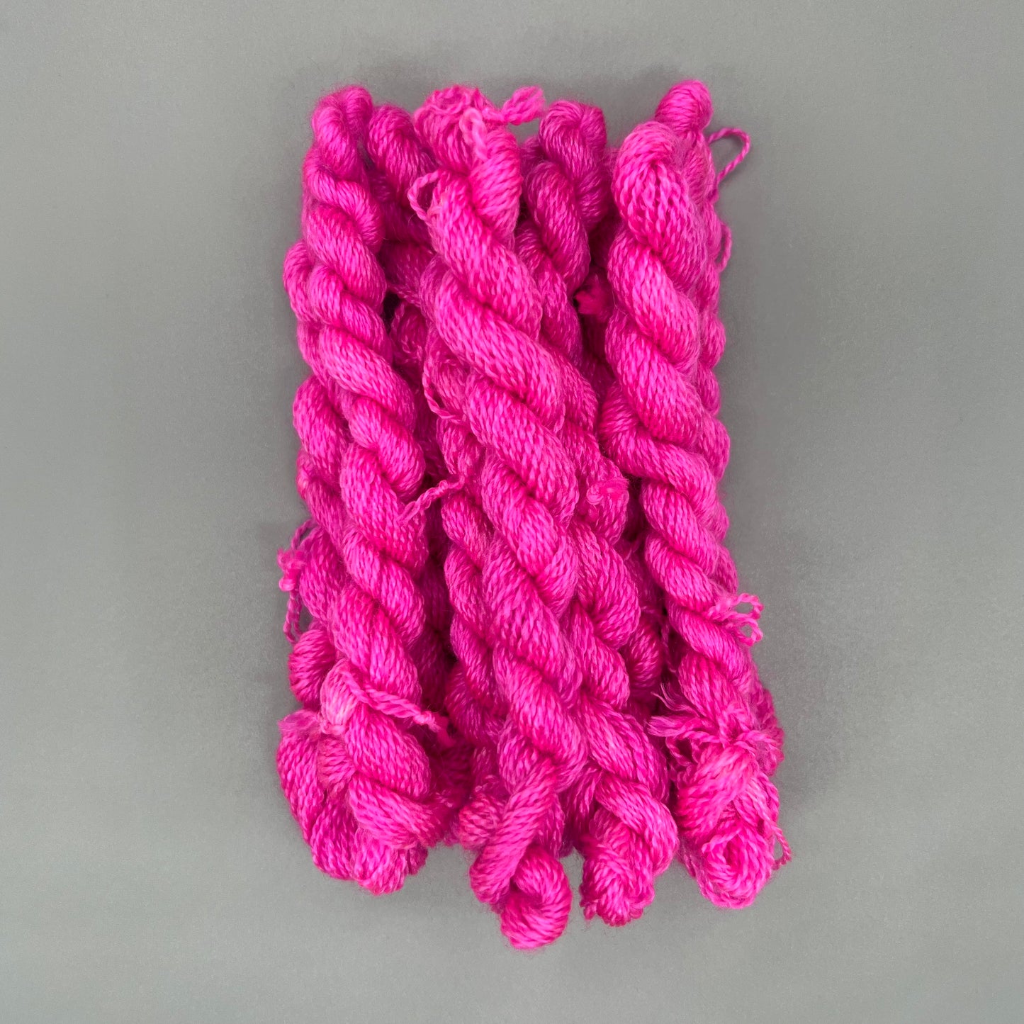 Garn Fra Køge håndfarvet Broderigarn, Uld/Silke - Pink